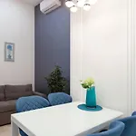 Apartment вулиця франка 28 центр 2 кімнати ізольовані кухня студія Lviv