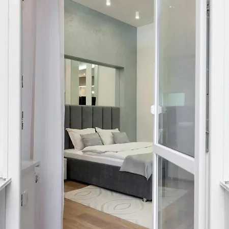 Daire в центрі львова 2 кімнати ізольовані кухня студія Lviv