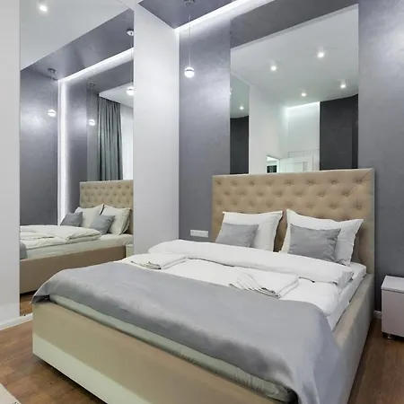 вулиця франка 28 центр 2 кімнати ізольовані кухня студія Apartmán Lvov