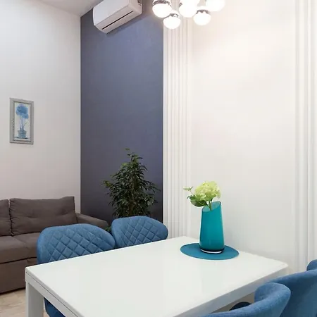 Daire в центрі львова 2 кімнати ізольовані кухня студія Lviv