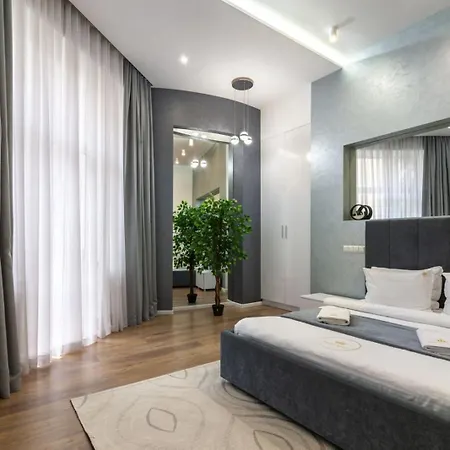 в центрі львова 2 кімнати ізольовані кухня студія * Lviv