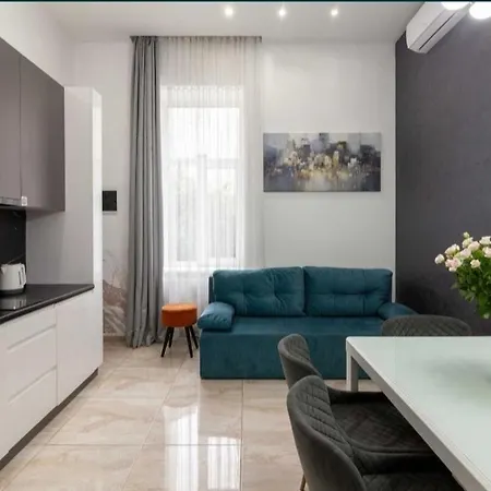 Appartement в центрі львова 2 кімнати ізольовані кухня студія