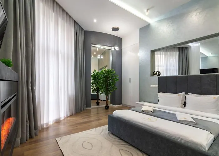 в центрі львова 2 кімнати ізольовані кухня студія * Lviv