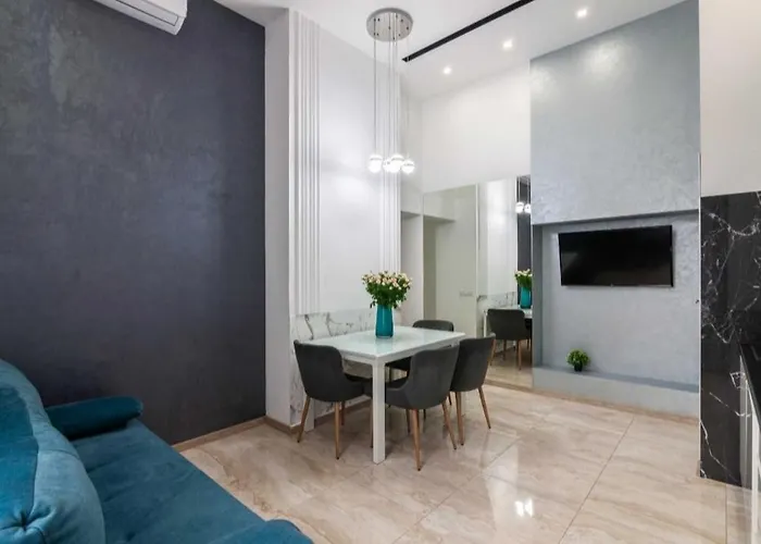 в центрі львова 2 кімнати ізольовані кухня студія Appartement Lviv